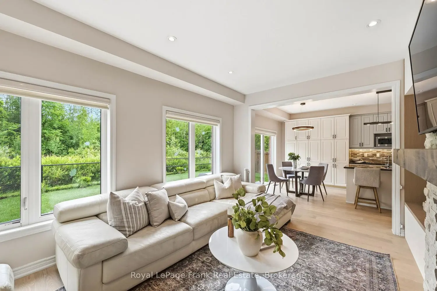 24 Rushlands Crescent photo 4