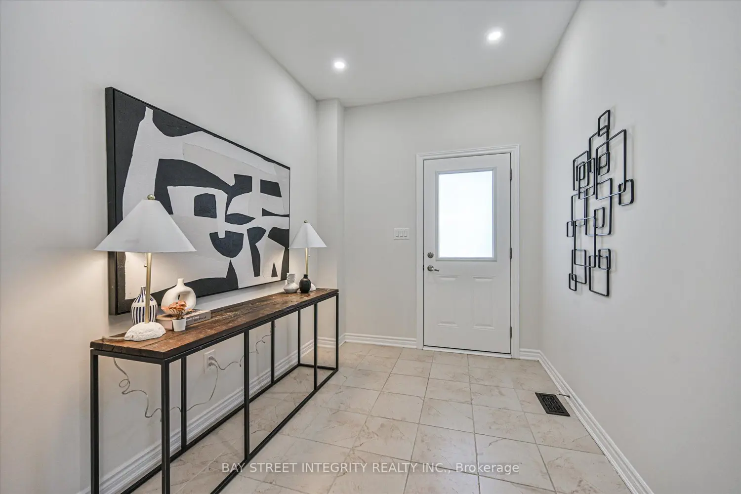 23 Chicago Lane photo 3