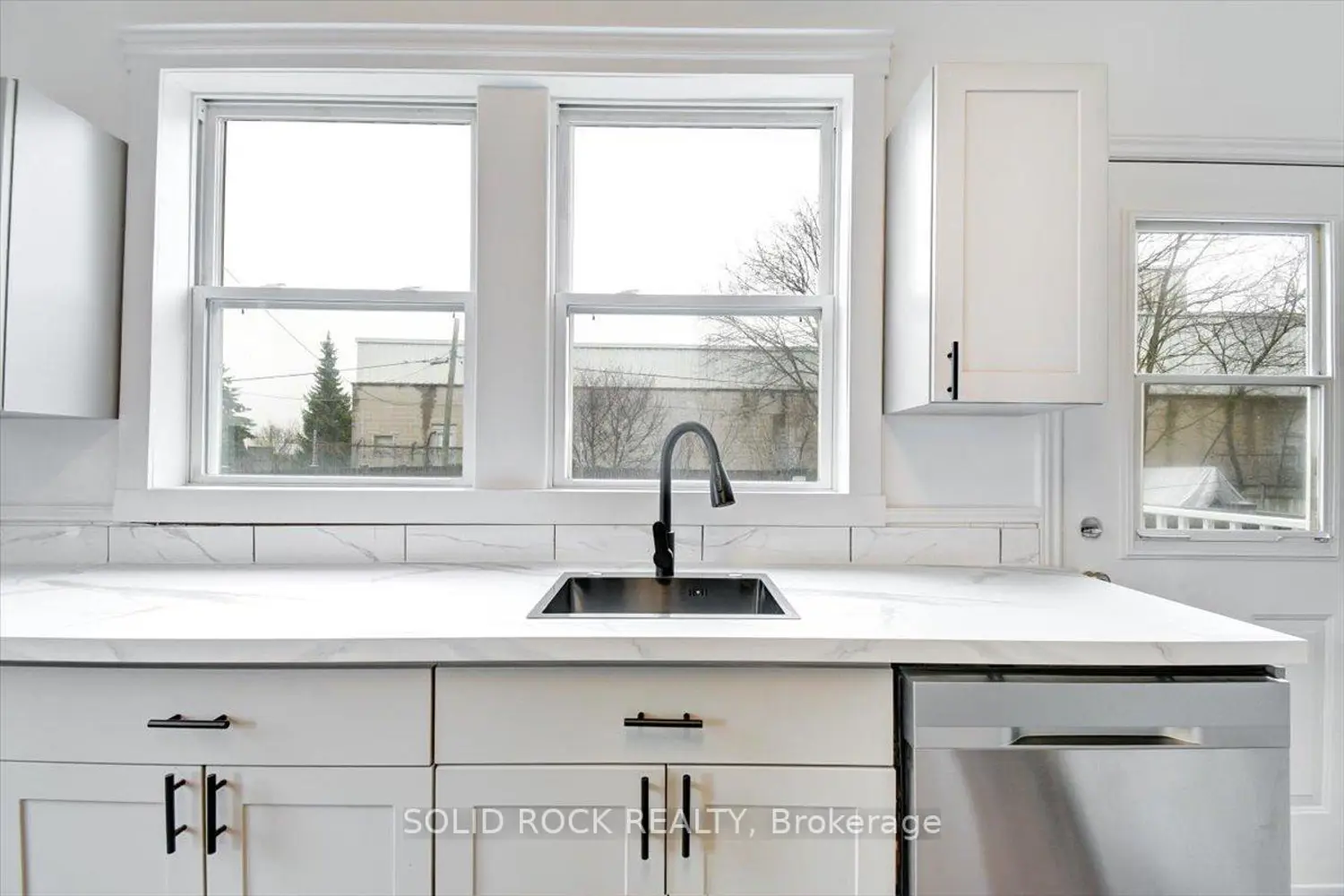 513 Romaine Street photo 4