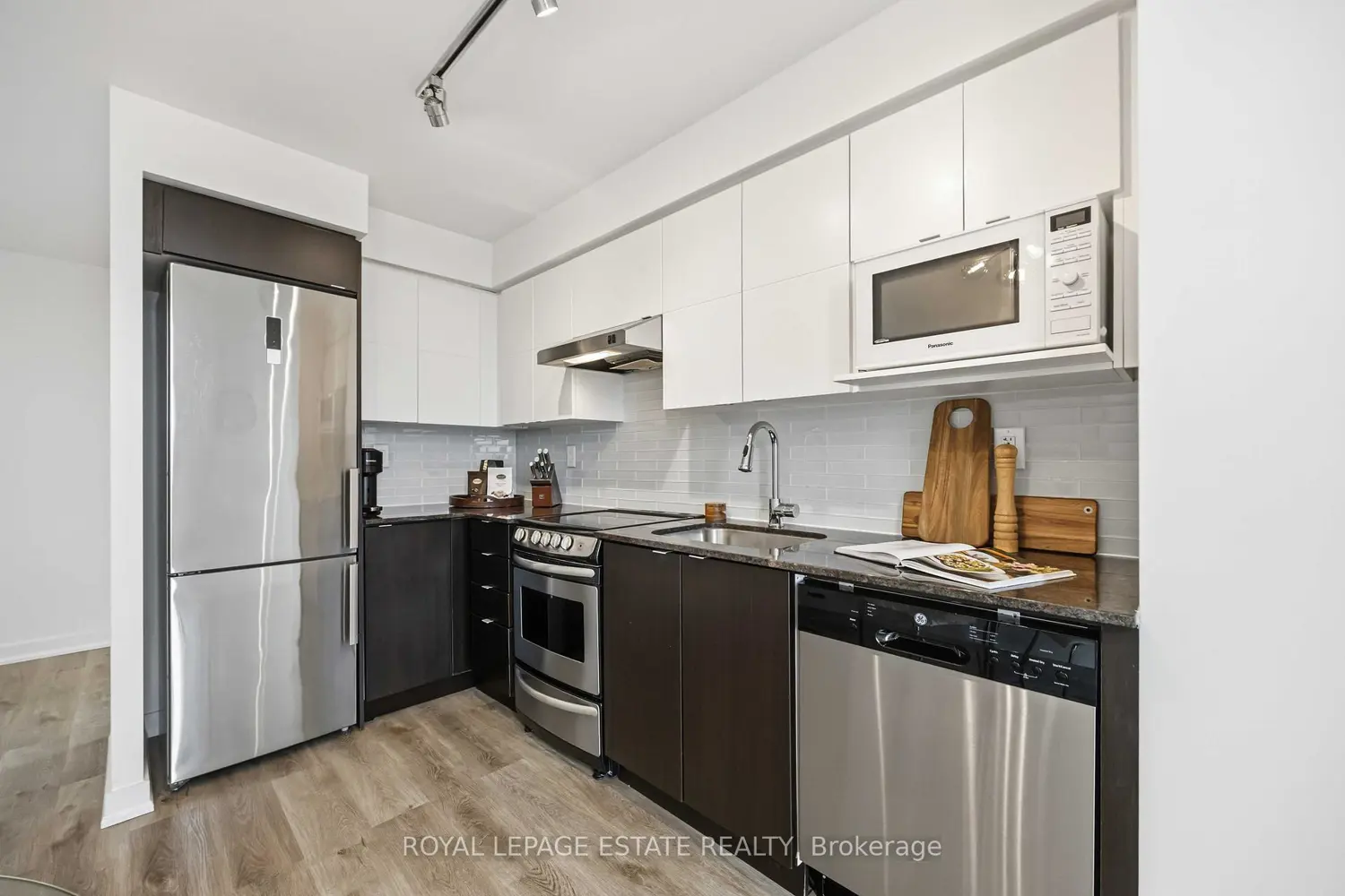 160 Flemington Road 1505 photo 5