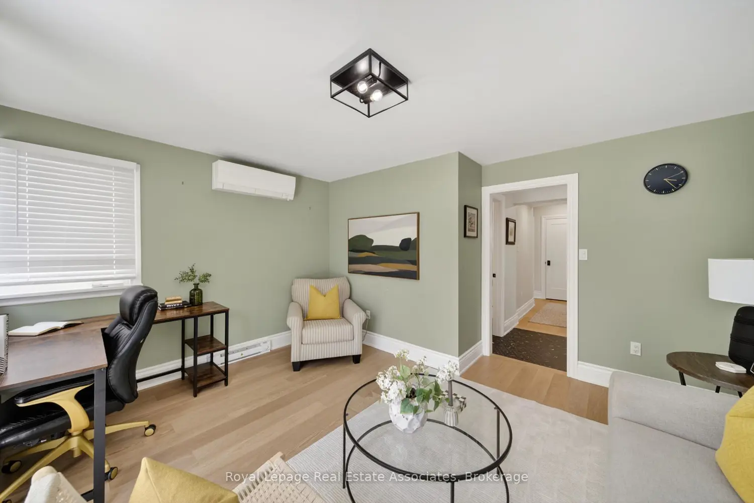 24 Peel Avenue photo 5