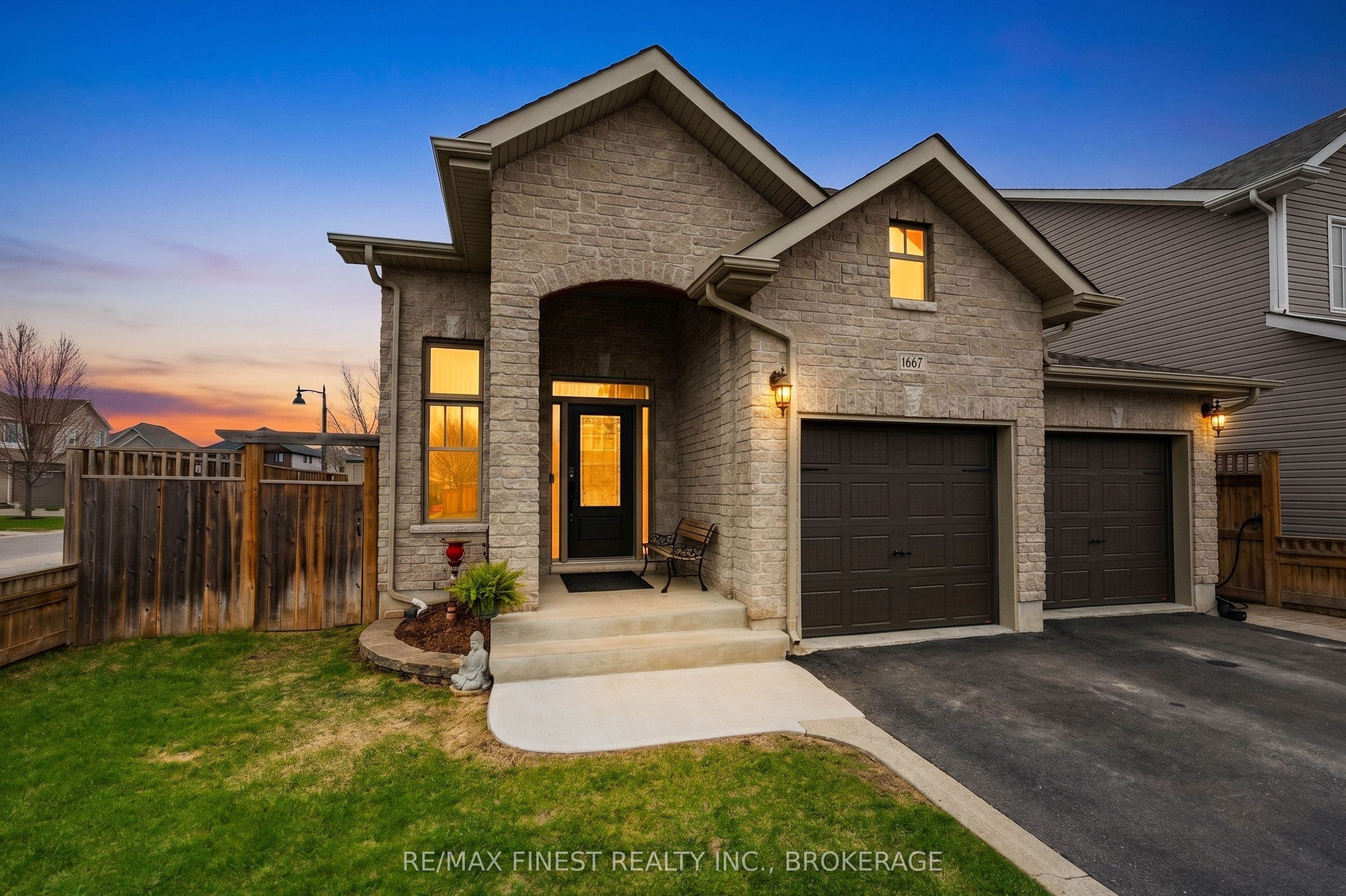 1667 Crimson Crescent, Kingston, ON, K7P 0H5