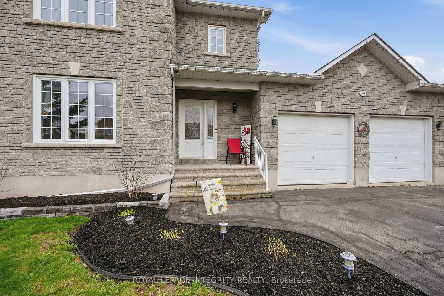 36 Frontenac Boulevard photo 2