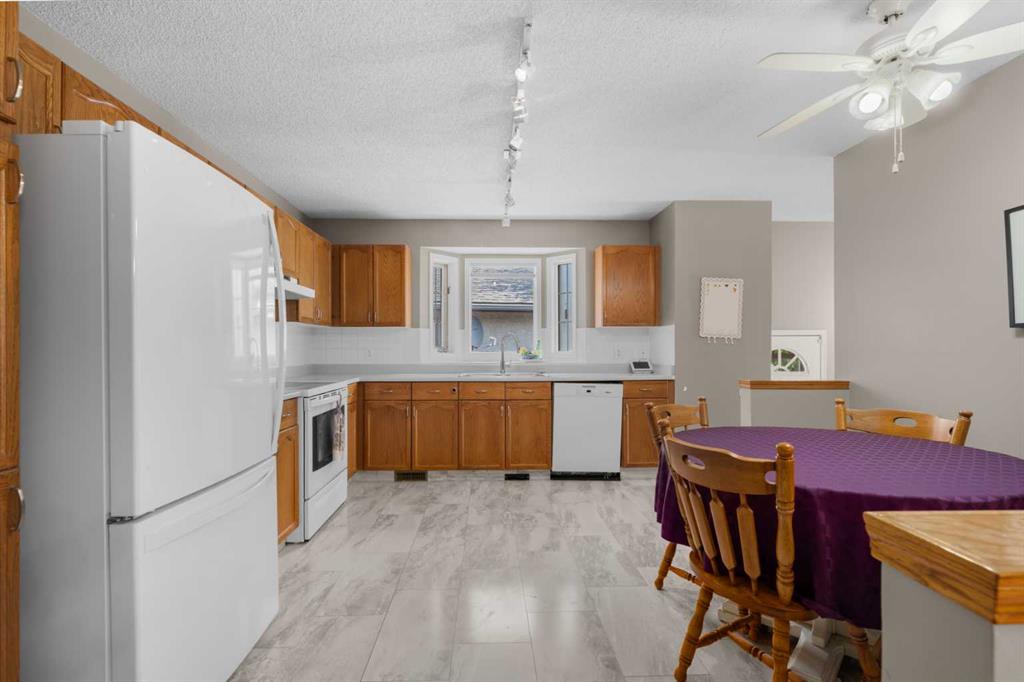 431 Shawbrooke Circle SW, Calgary, AB, T2Y 2Z8 photo 4