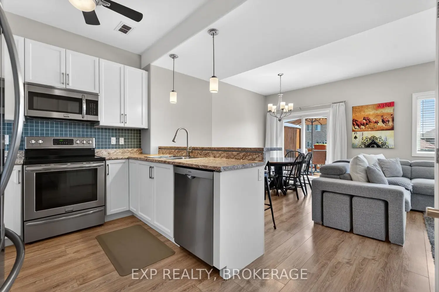 20 Ledgerock Court photo 5