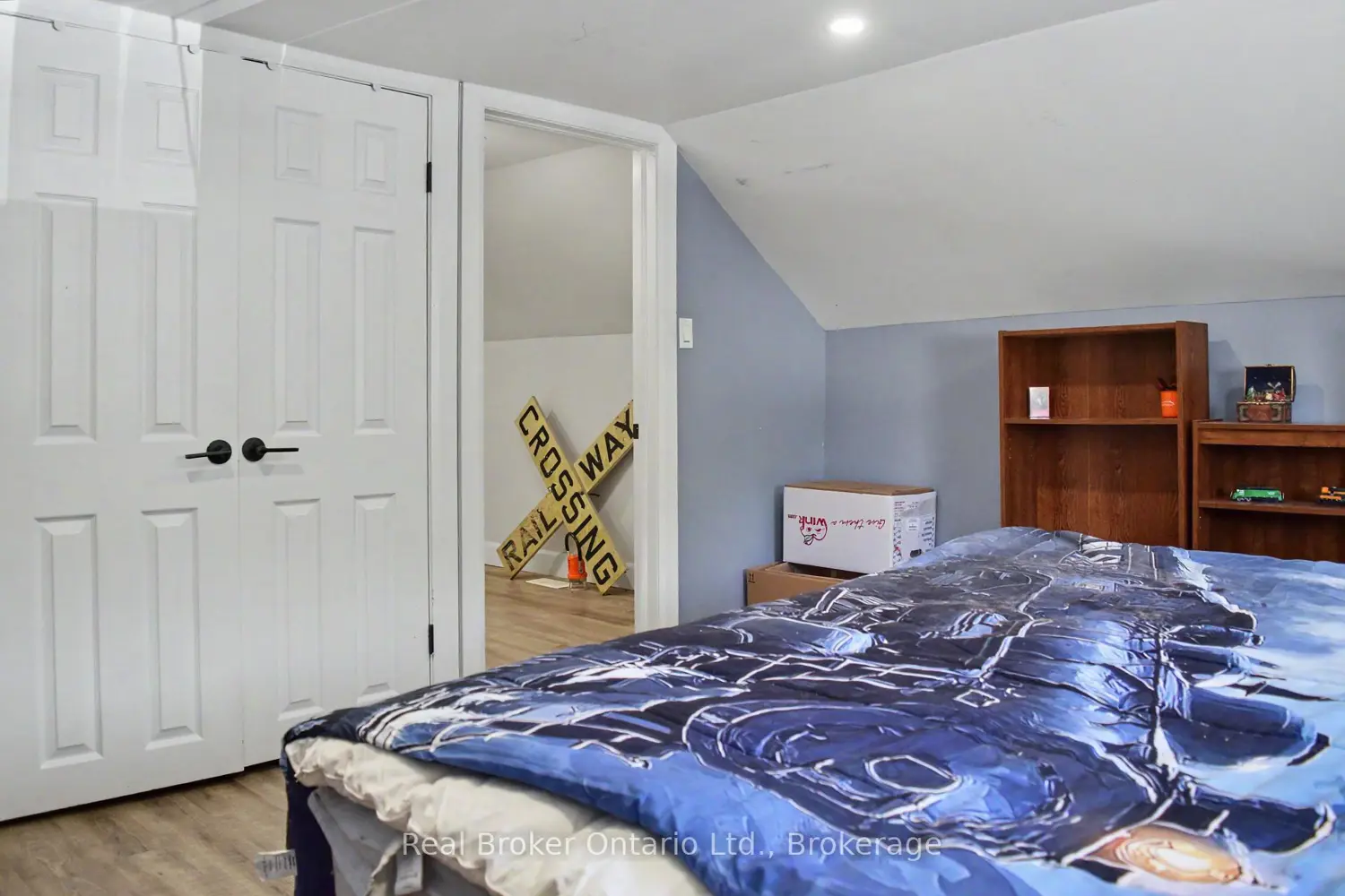 523 Mill Street photo 5