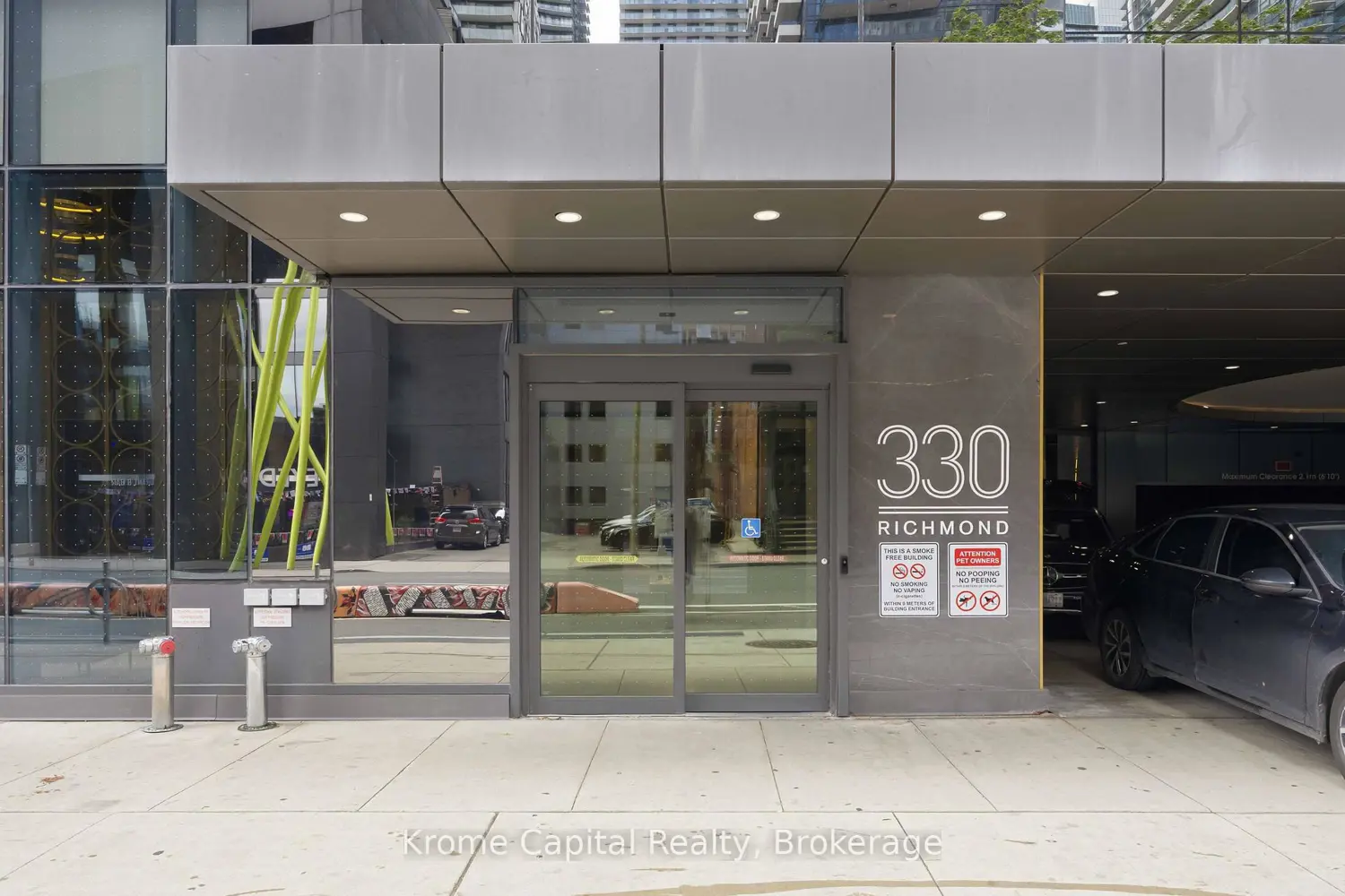 330 Richmond Street 2615 photo 2