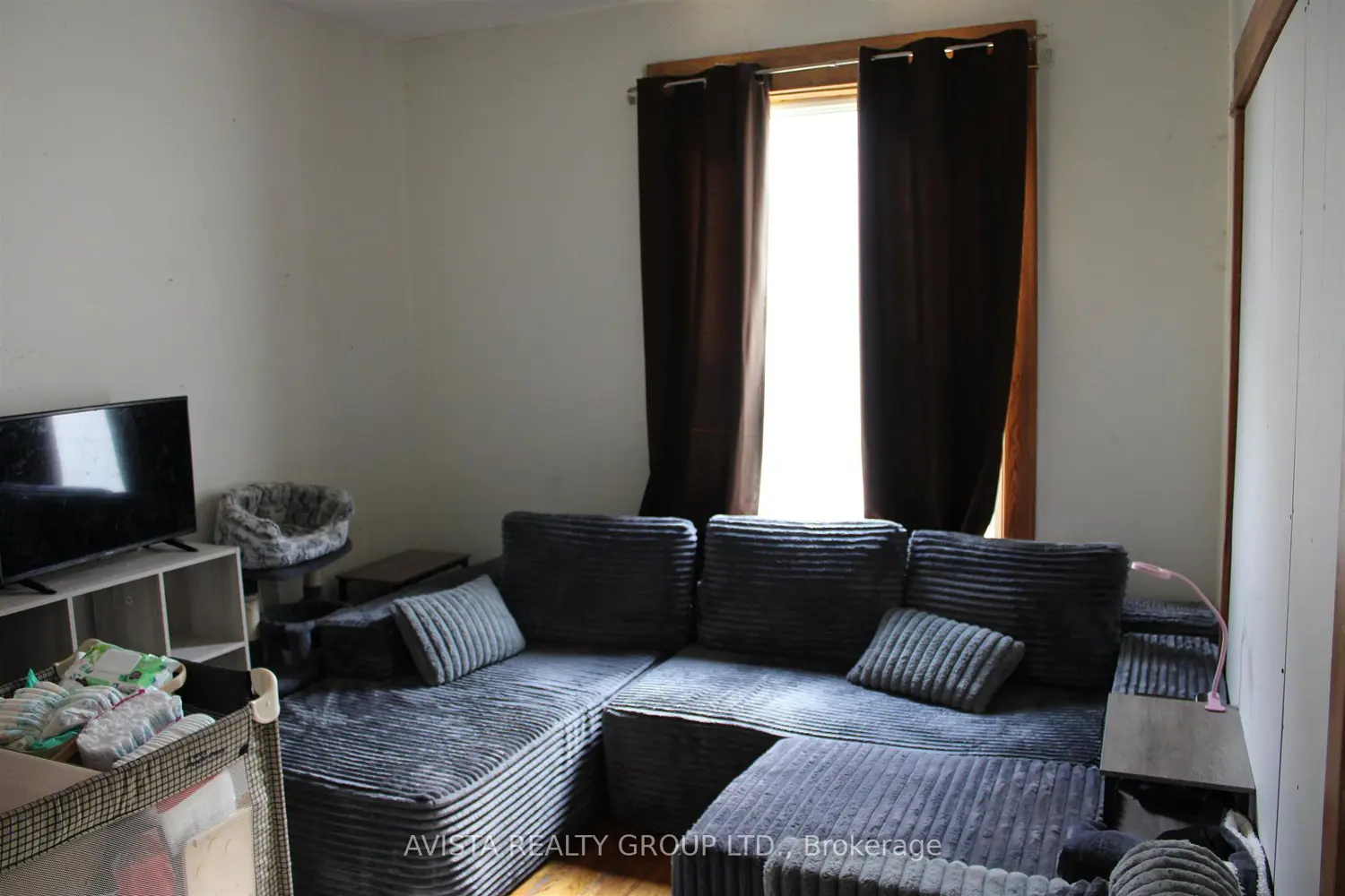 221 Francis St W photo 5