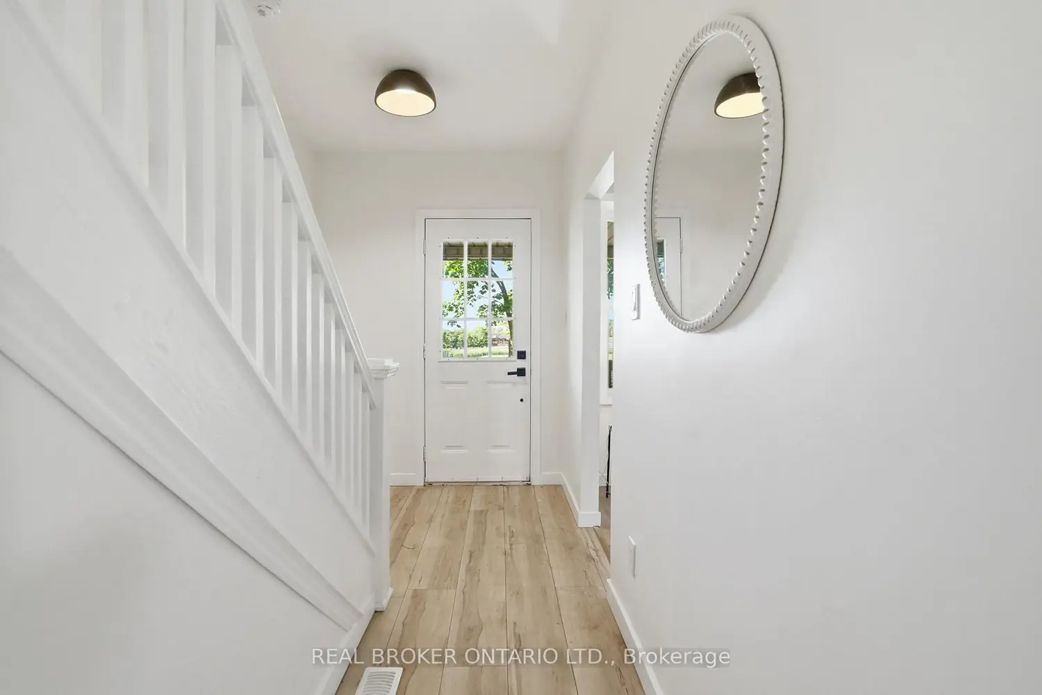 66 Mars Avenue photo 2