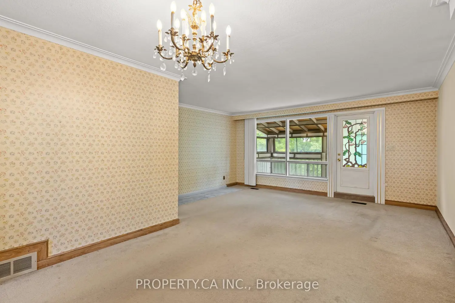 77 Troutbrooke Drive photo 2