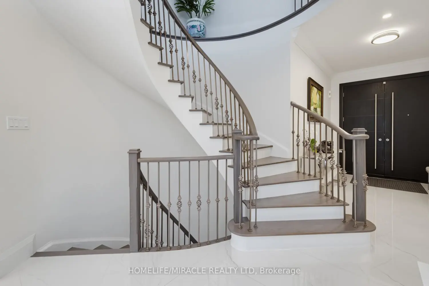 7350 Glamorgan Way photo 4