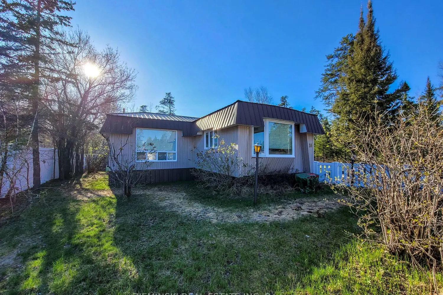 18-8885 Hwy 11 Highway
