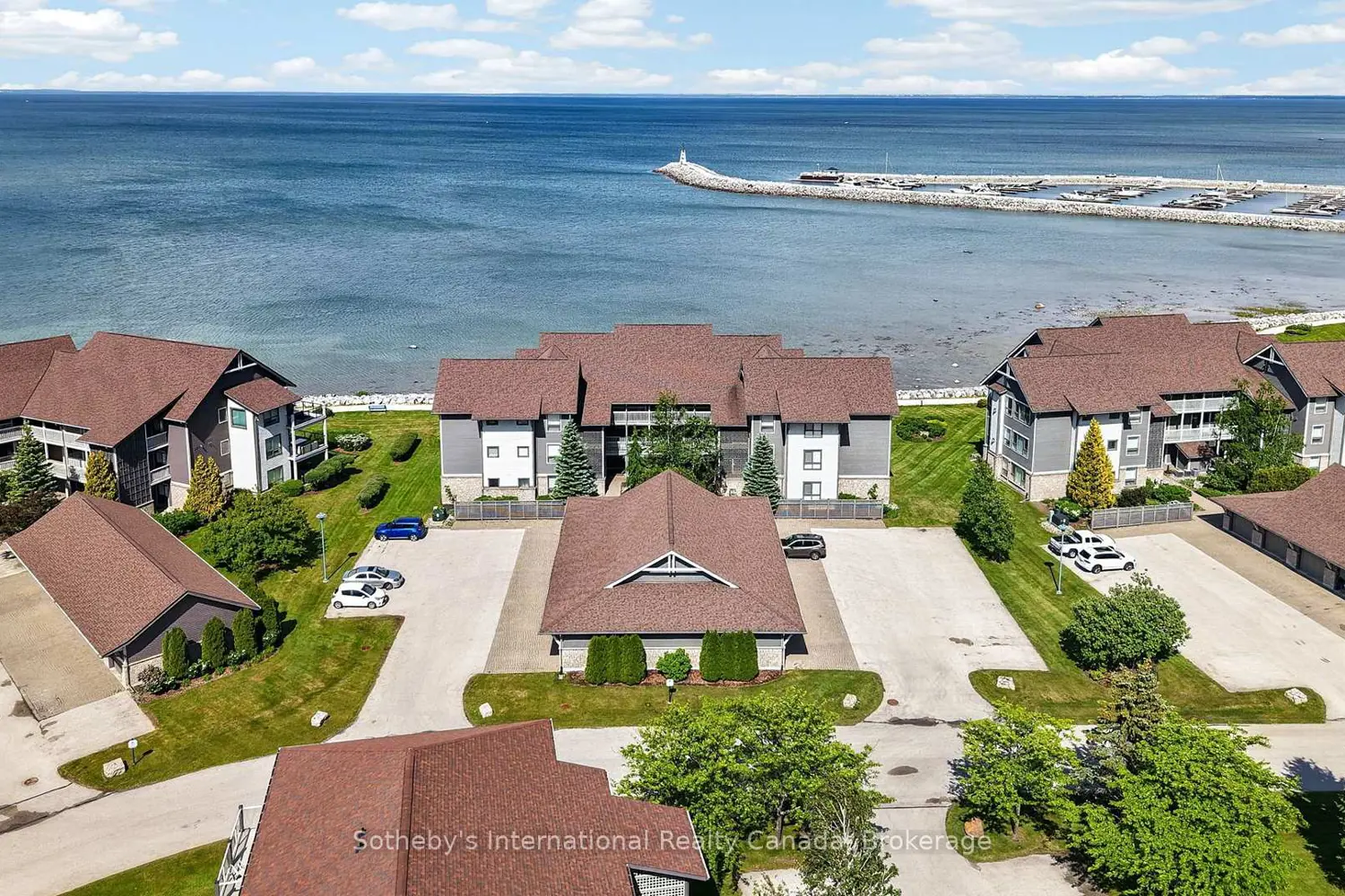 541 Mariners Way