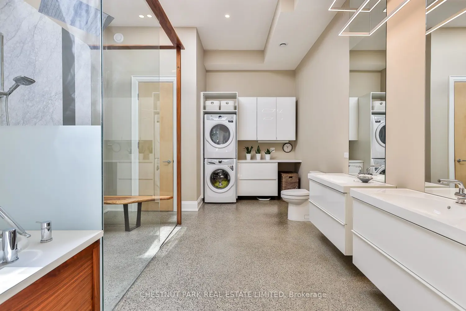 41 Hurlingham Crescent photo 2