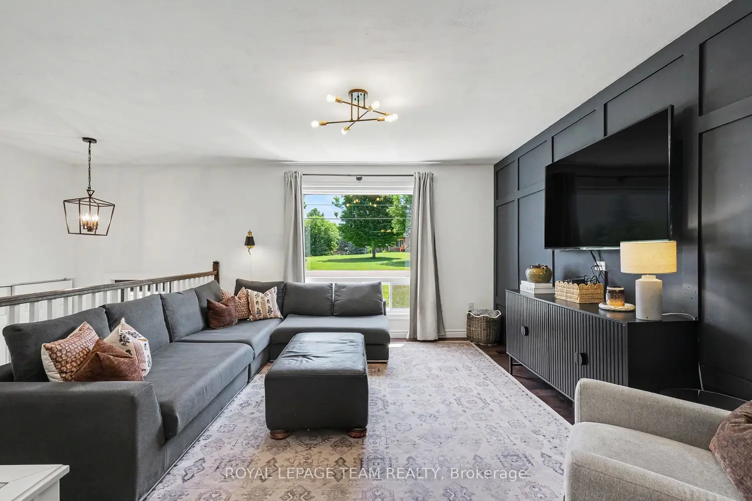 2495 River Road photo 4