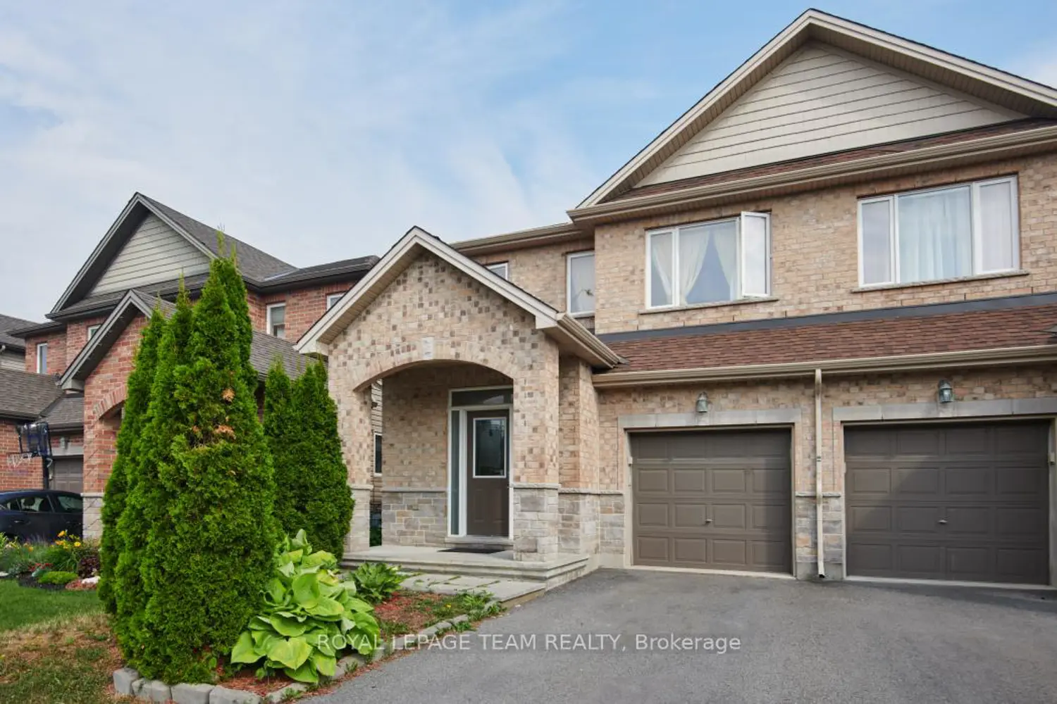 217 Claridge Drive photo 2