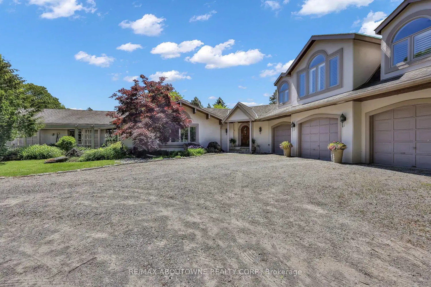 2360 8 Side Road photo 4