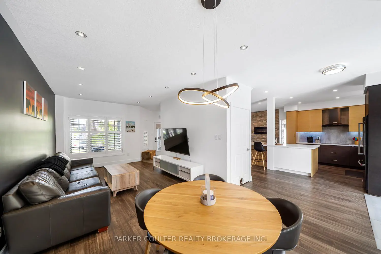 9 Surrey Drive photo 5