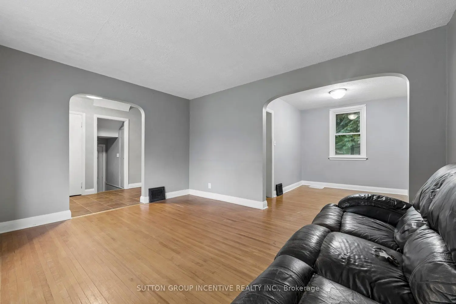 581 Arndon Avenue photo 5