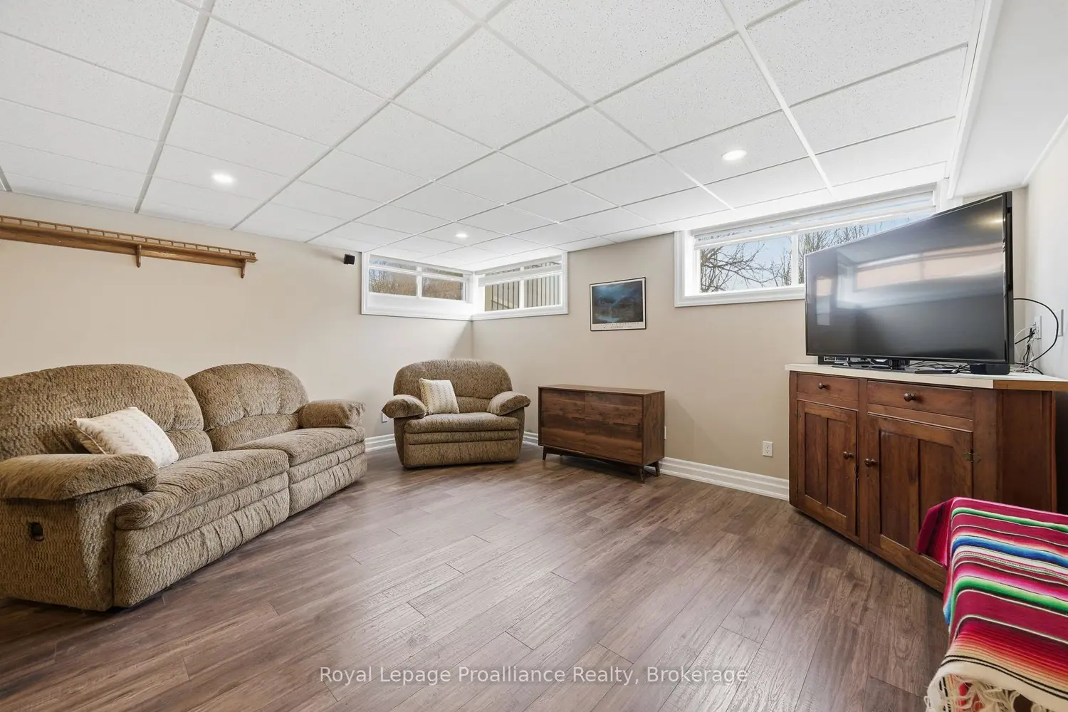 1072 Ontario Street photo 5