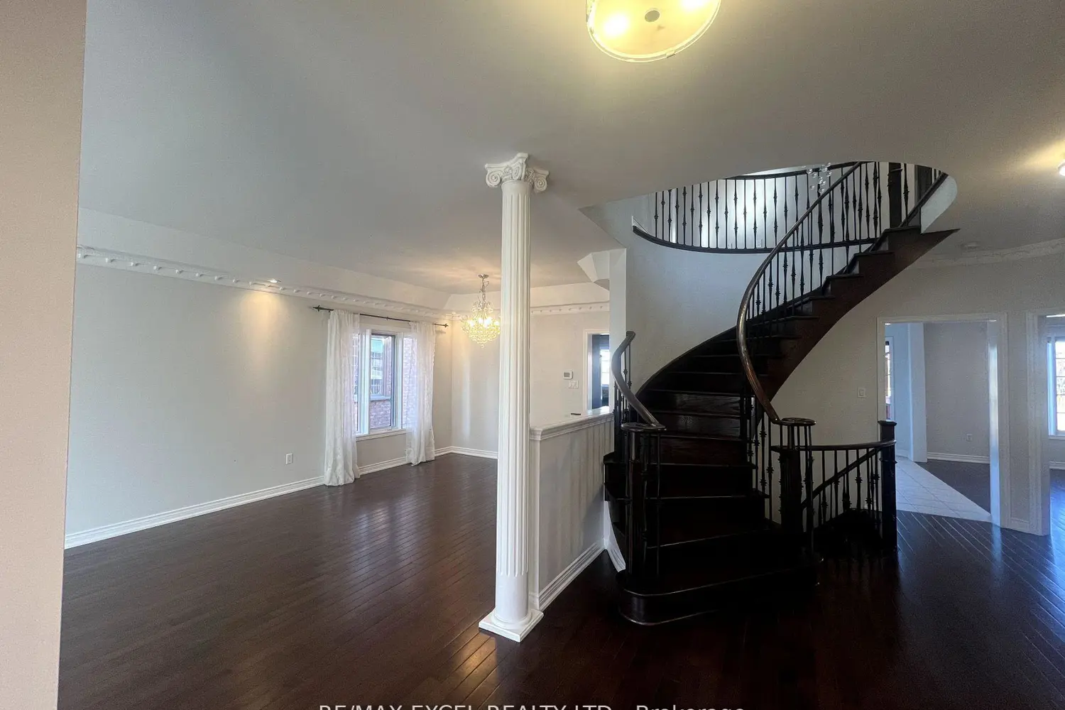 330 Calvert Road photo 2