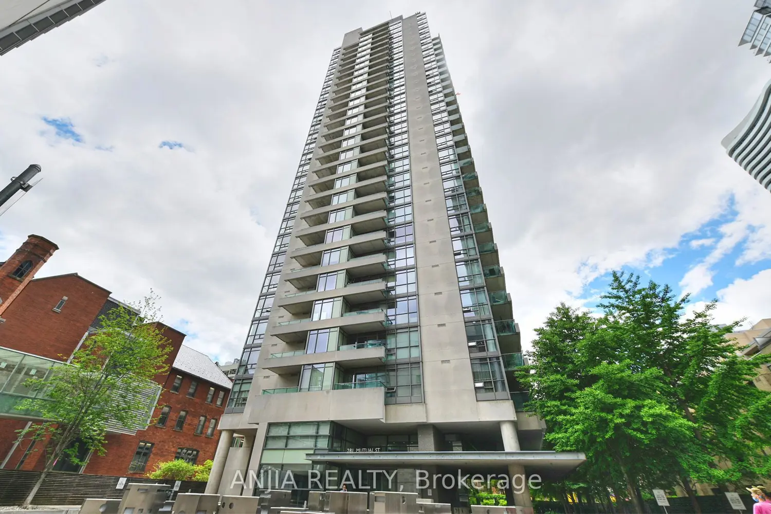 281 Mutual Street 1001