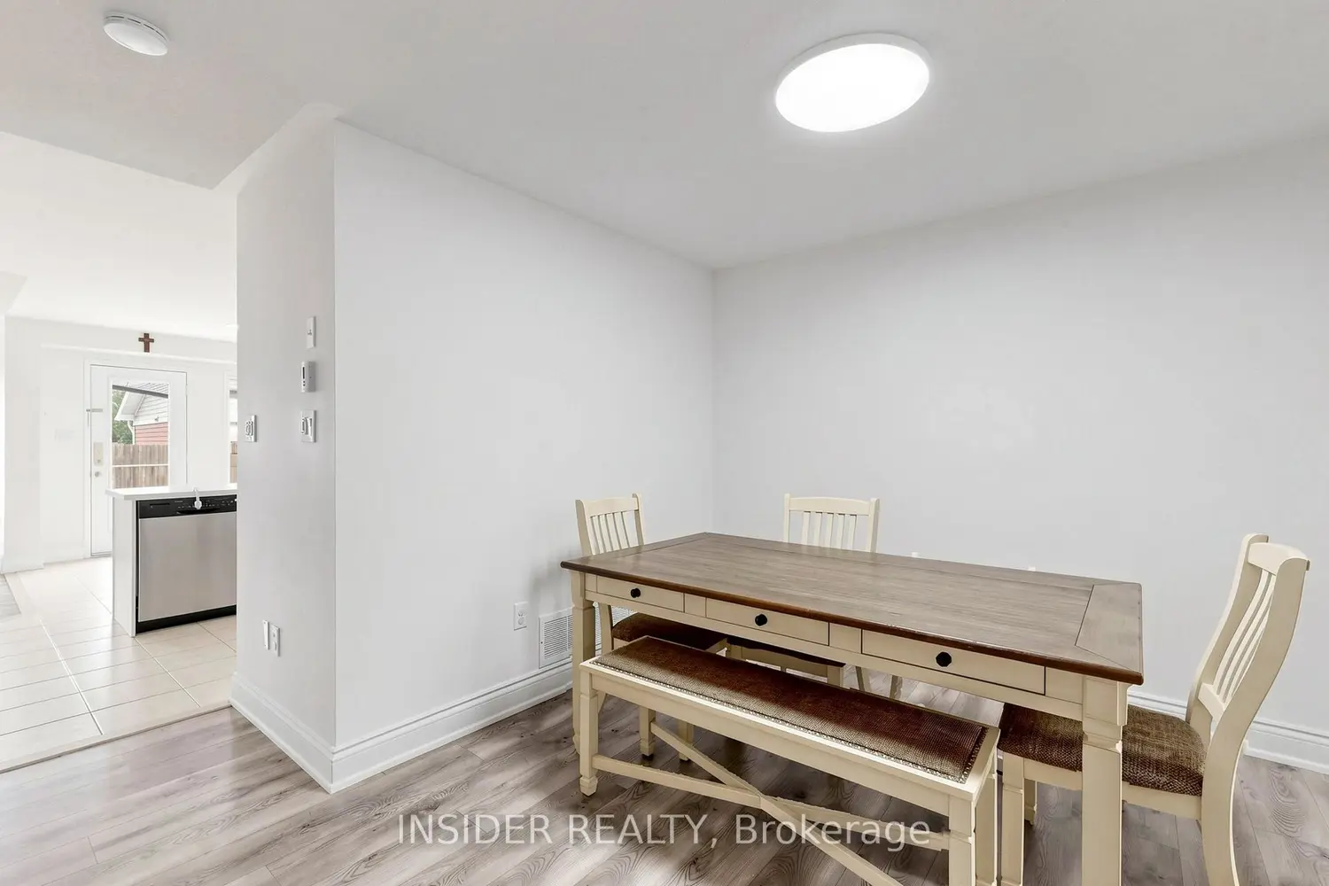7 Croxall Boulevard photo 4