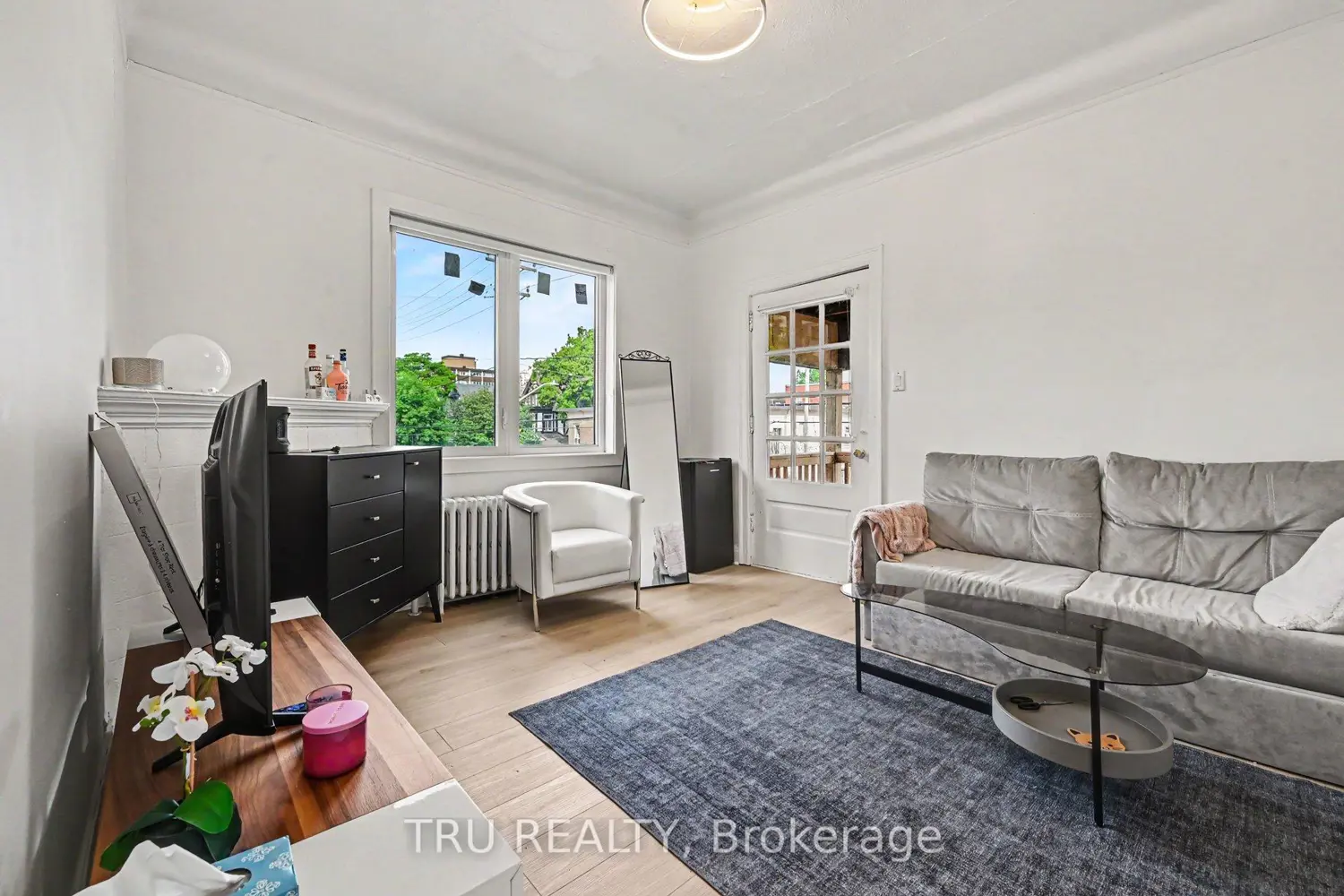 351 Friel Street photo 5