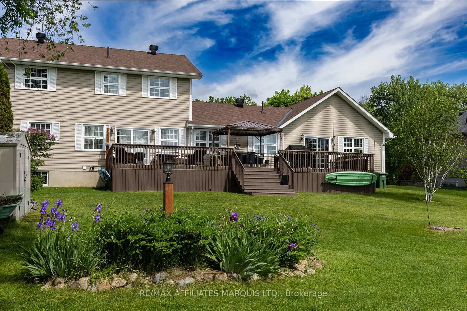 12118 Lakeshore Drive photo 2