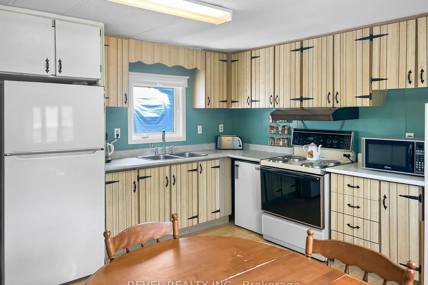 96 Notre Dame Place photo 2