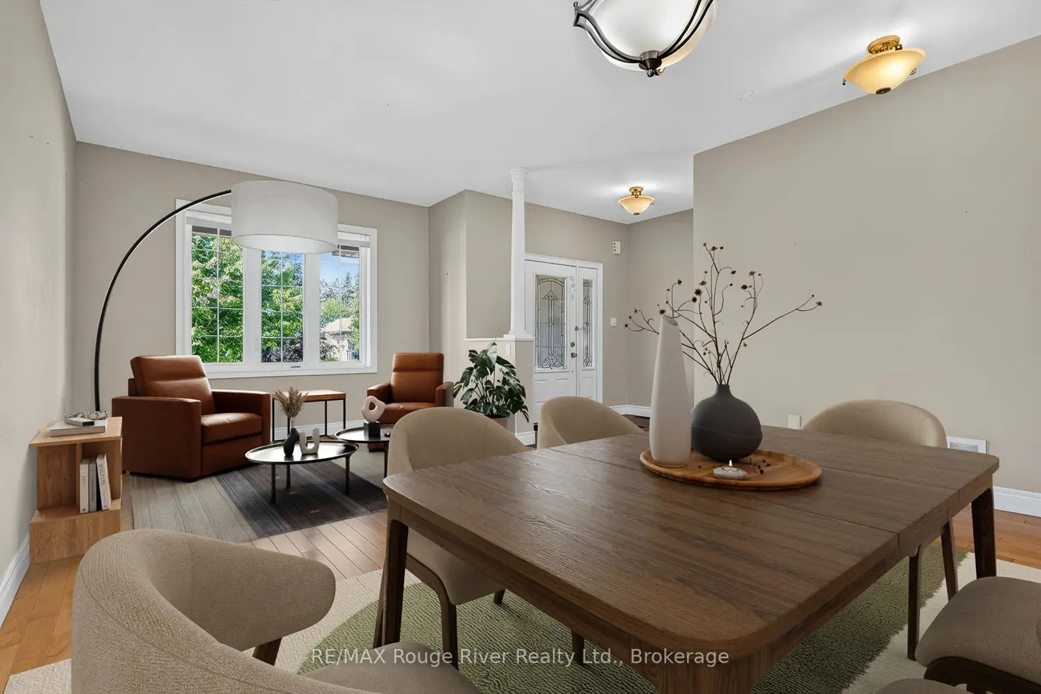 496 Foote Crescent photo 5