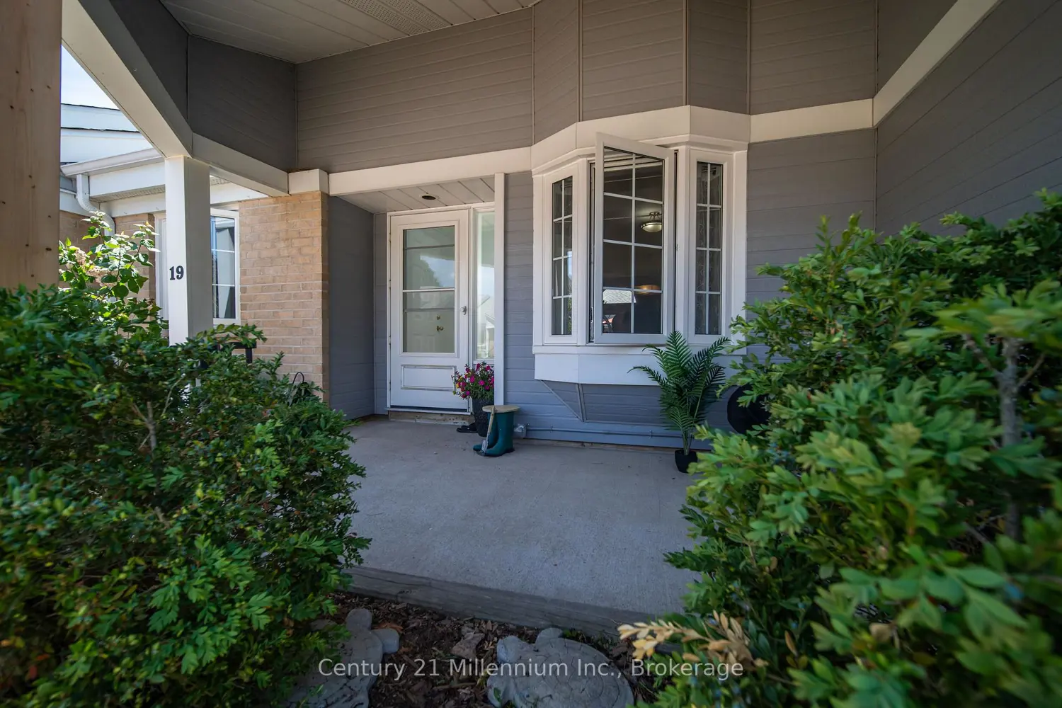 874 Arlington Street 19 photo 2