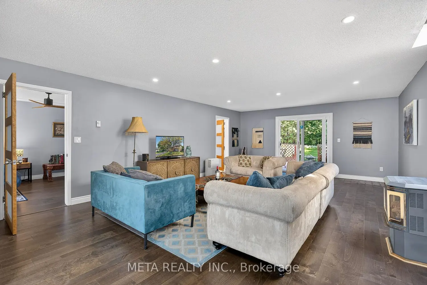 865 27Th Street photo 4