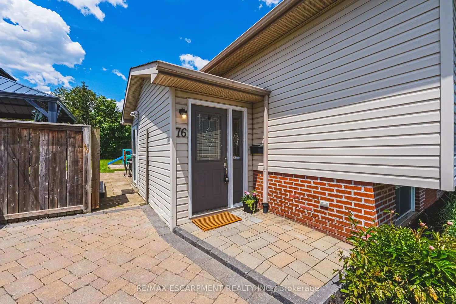 76 Boston Crescent photo 3