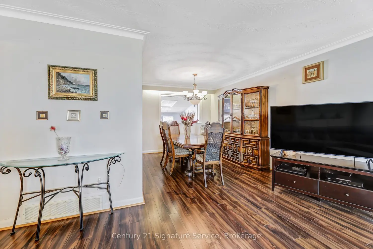 8026 Mayfield Road photo 2