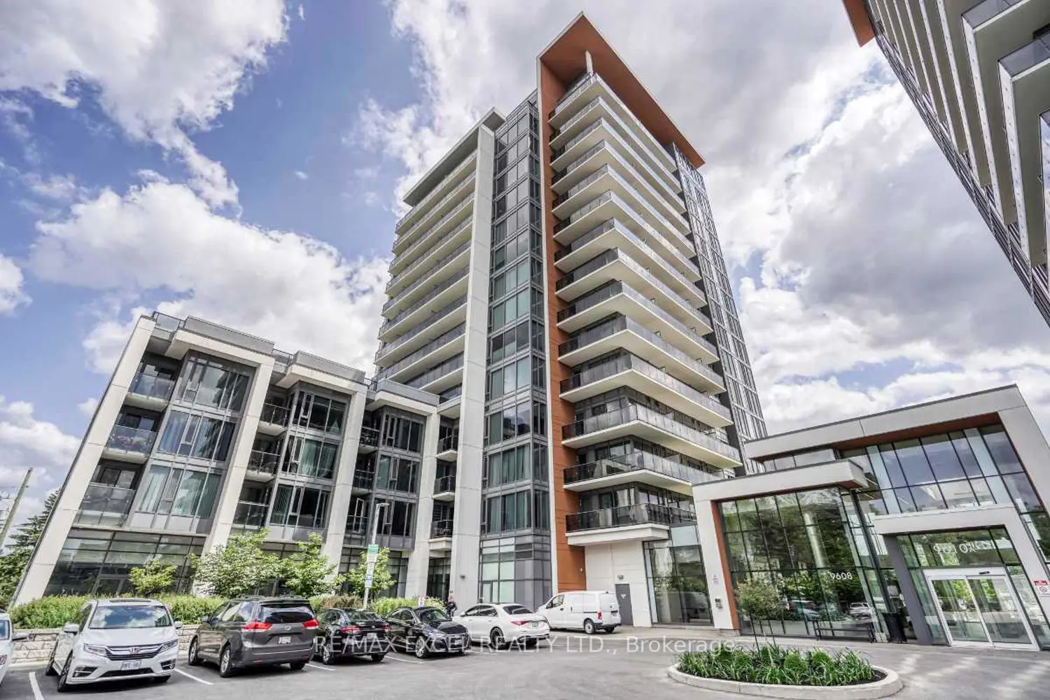 9608 Yonge Street 202A photo 2