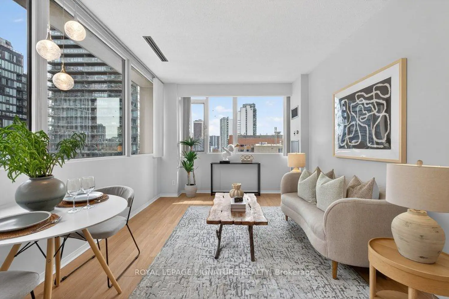 555 Yonge Street 707