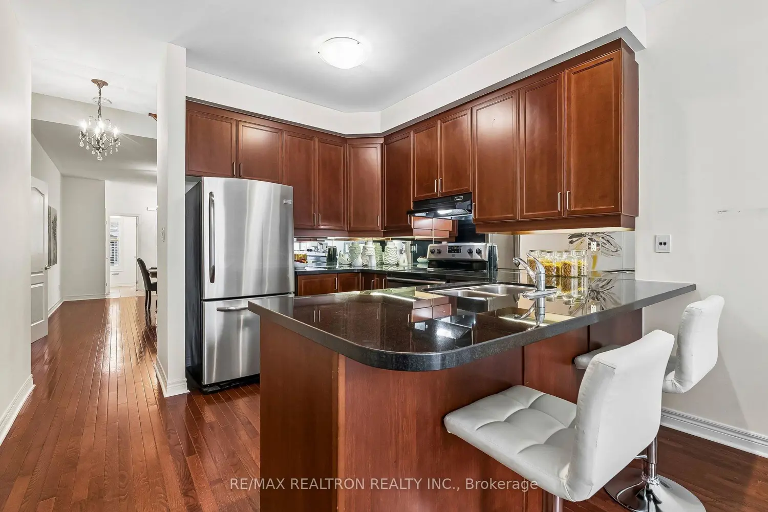 578 Tapestry Lane 14 photo 4