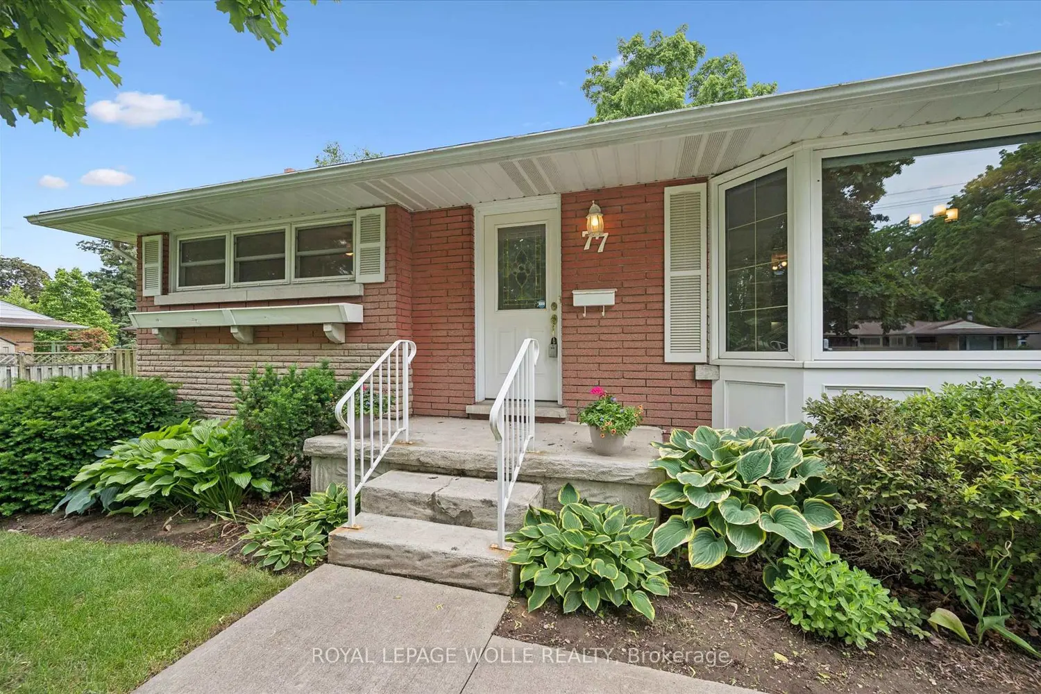 77 Maywood Road photo 2