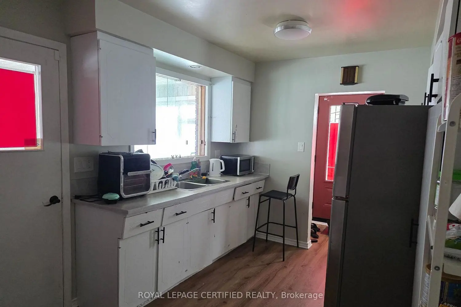 2 Rideau Crescent photo 5