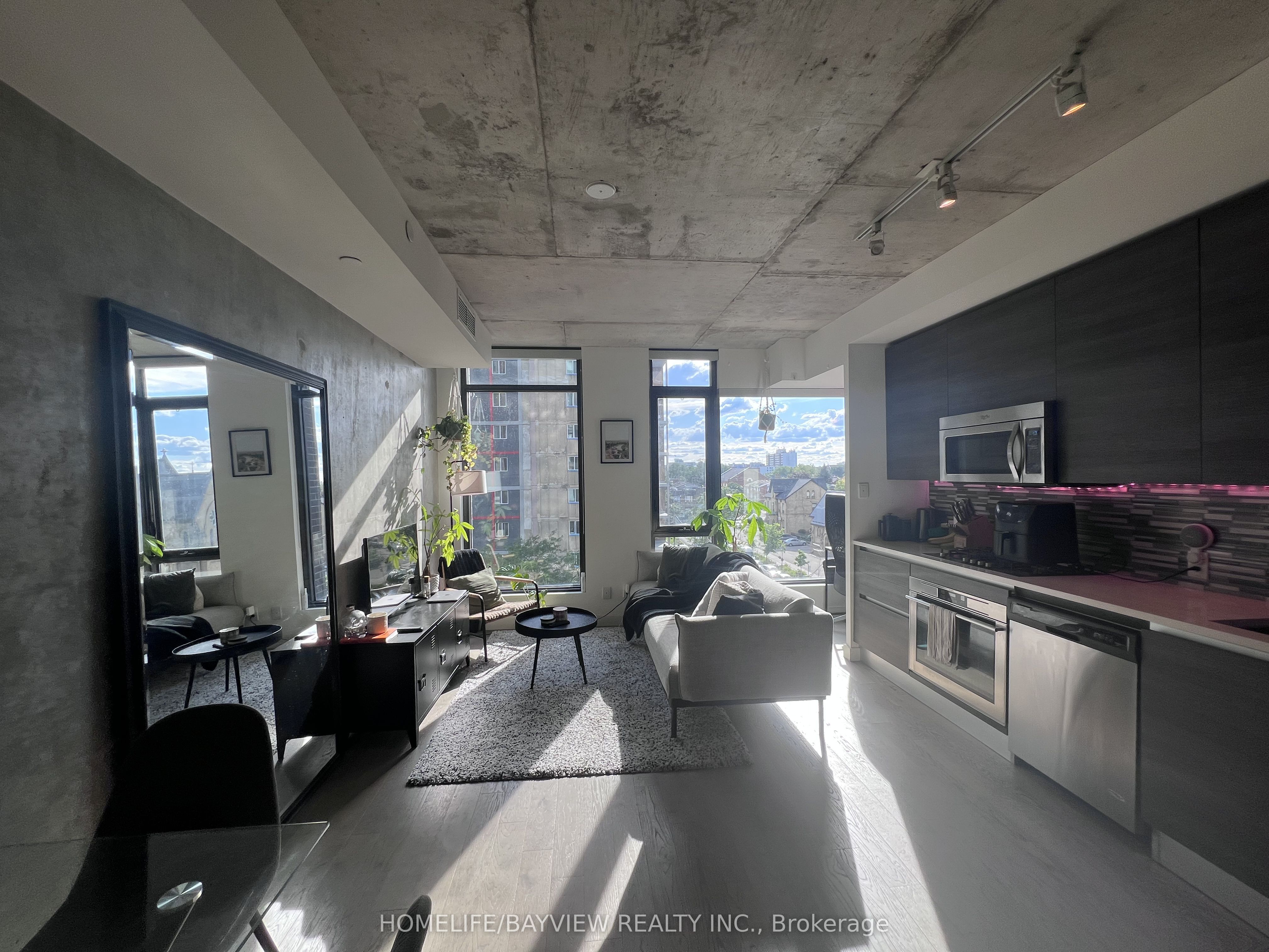 403-111 Bathurst Street, Toronto, ON, M5V 1N6