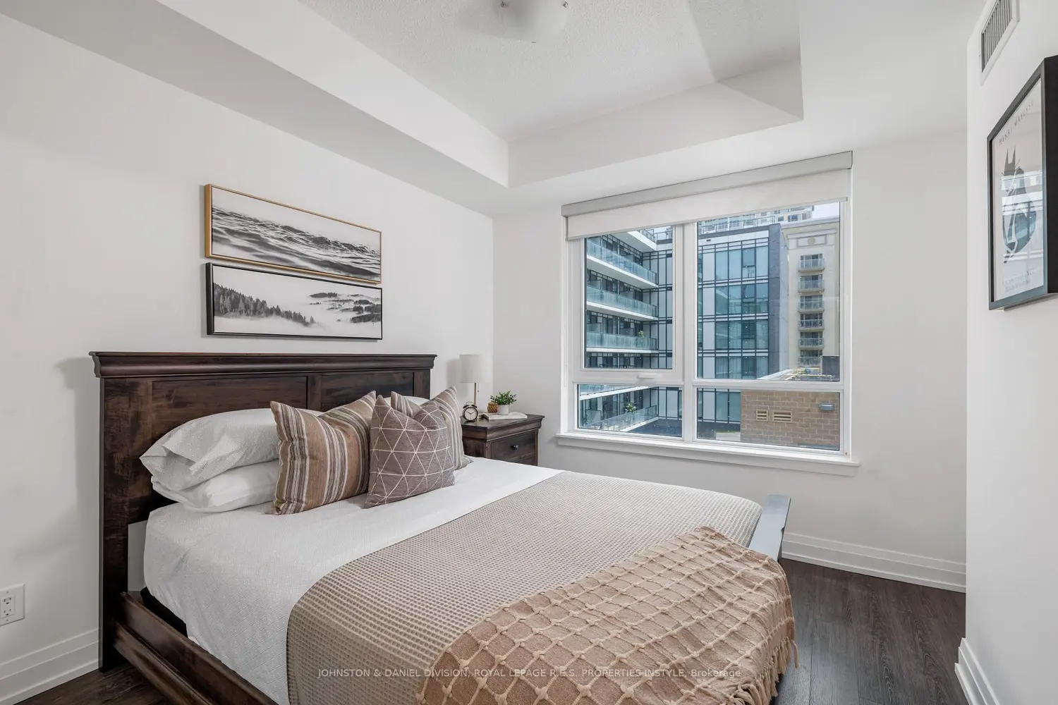 591 Sheppard Avenue 327 photo 4