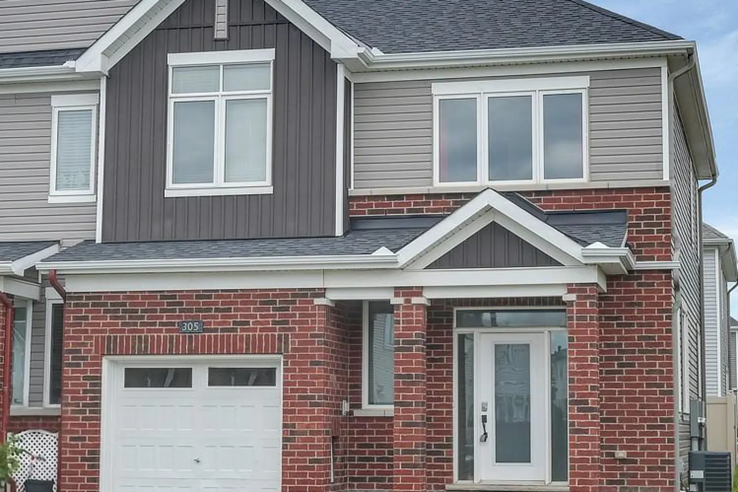 305 Lamarche Avenue photo 2