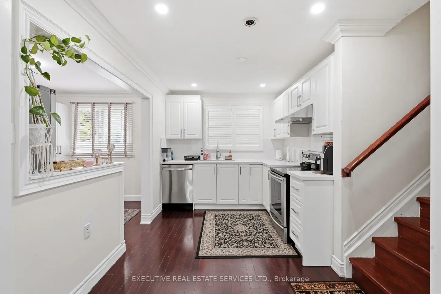 207 Christopher Drive photo 3
