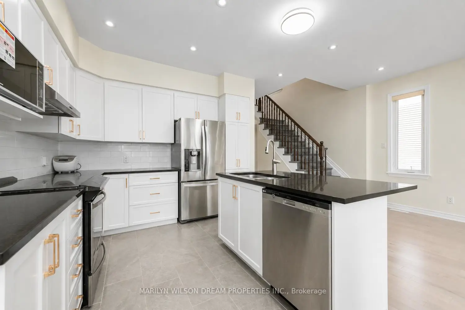 139 Popplewell Crescent photo 3