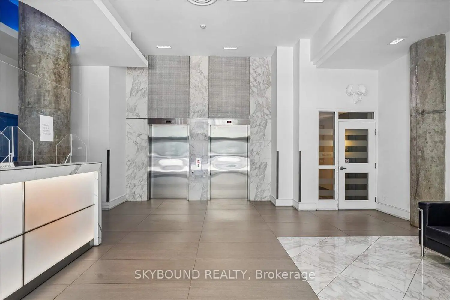 300 Manitoba Street 302 photo 2