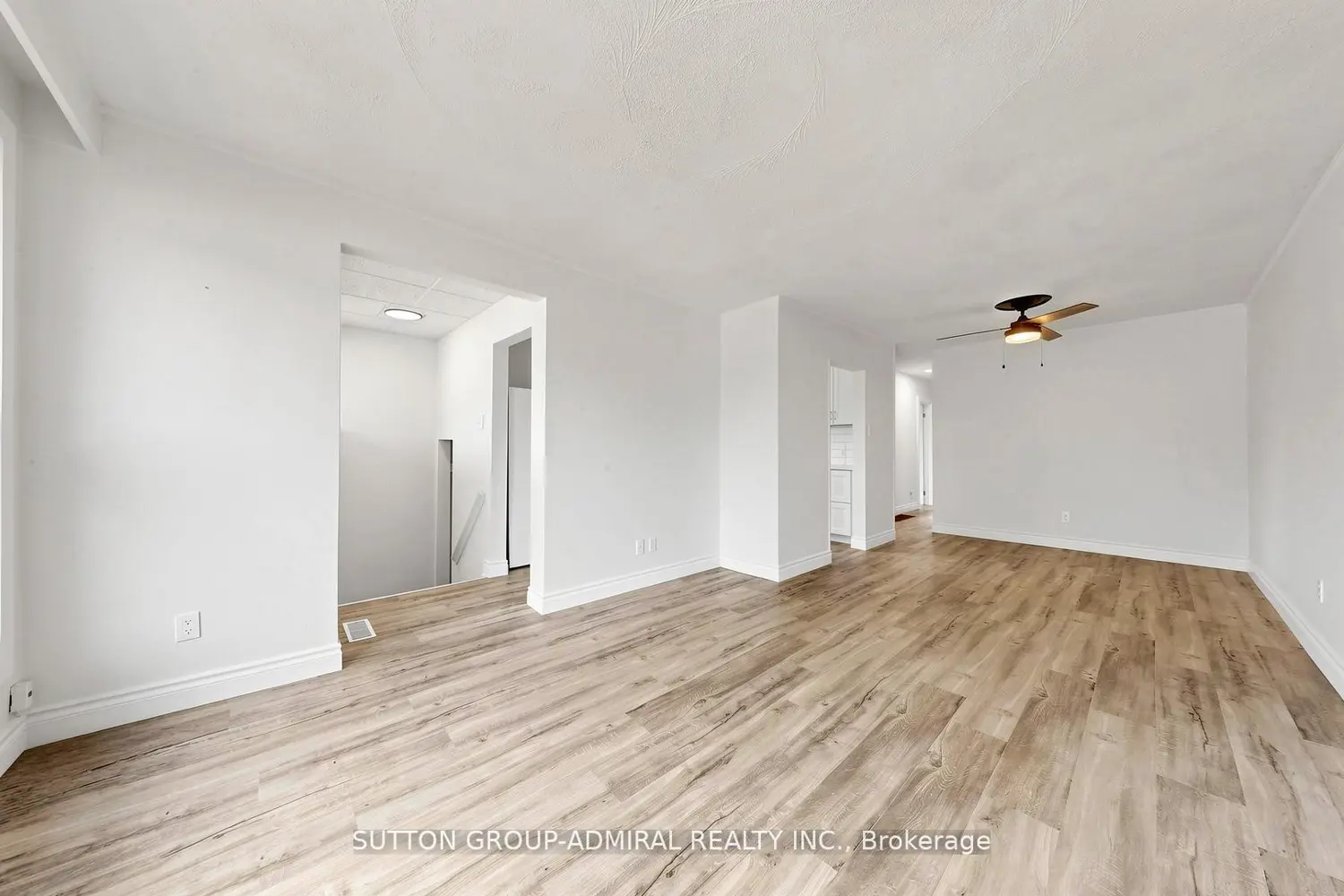 86 Newbury Drive photo 3