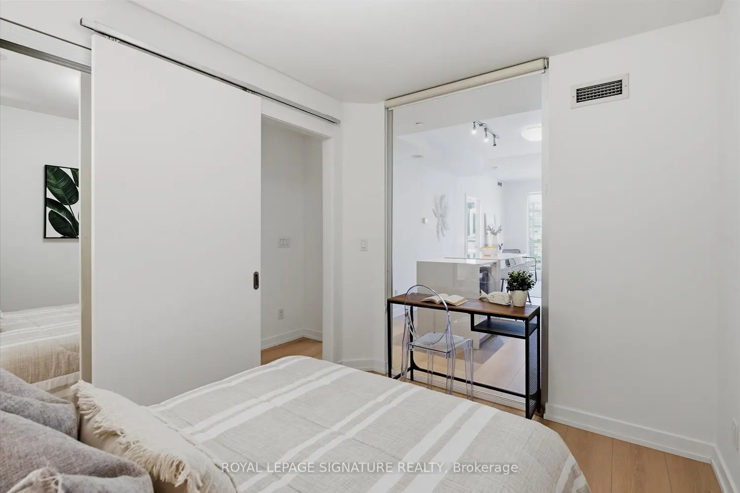 170 Sumach Street 1807 photo 5