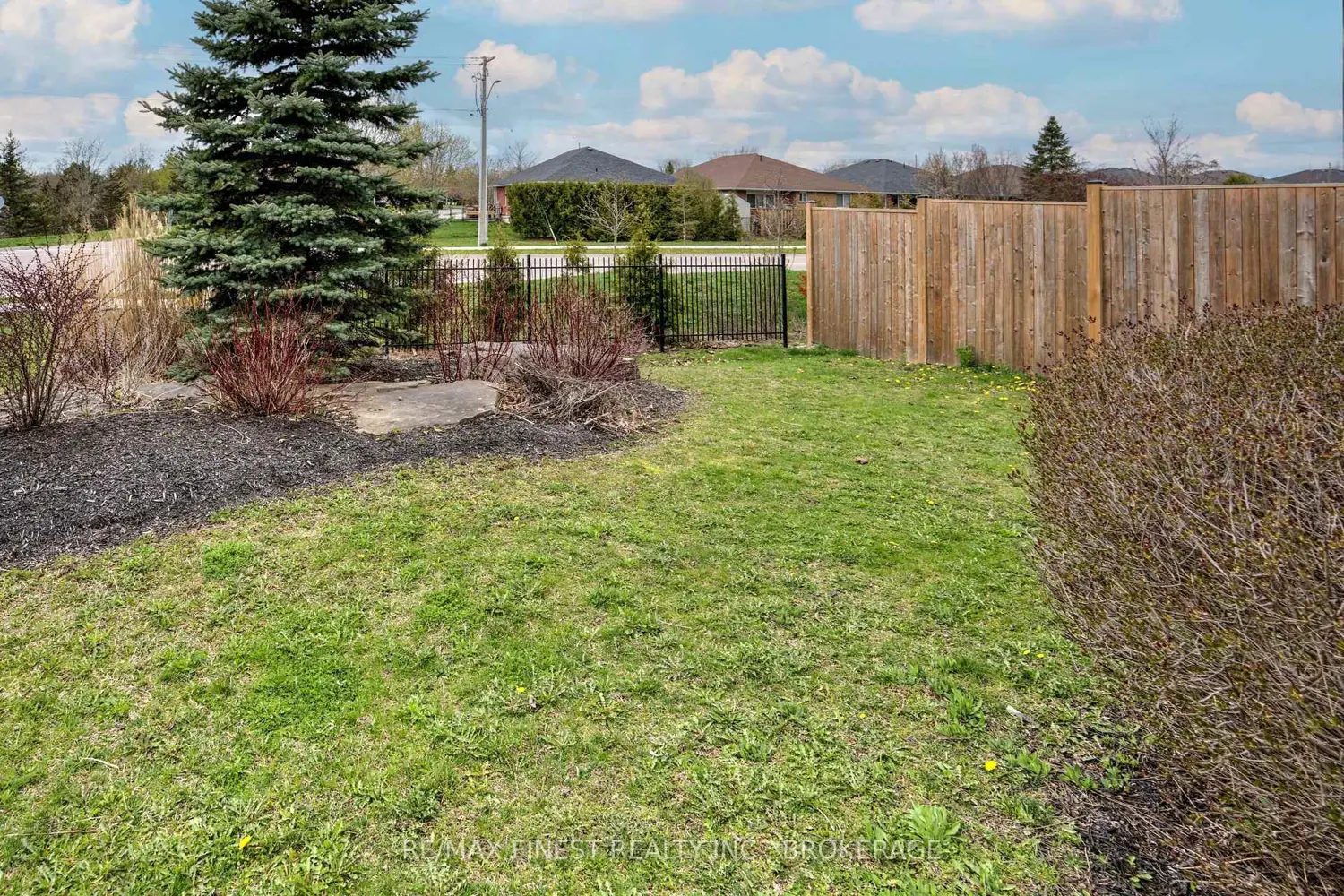 64 Tessa Boulevard photo 4