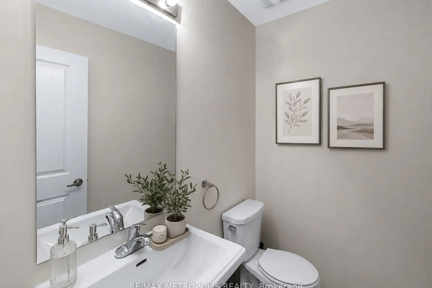2521 Castlegate Crossing photo 5